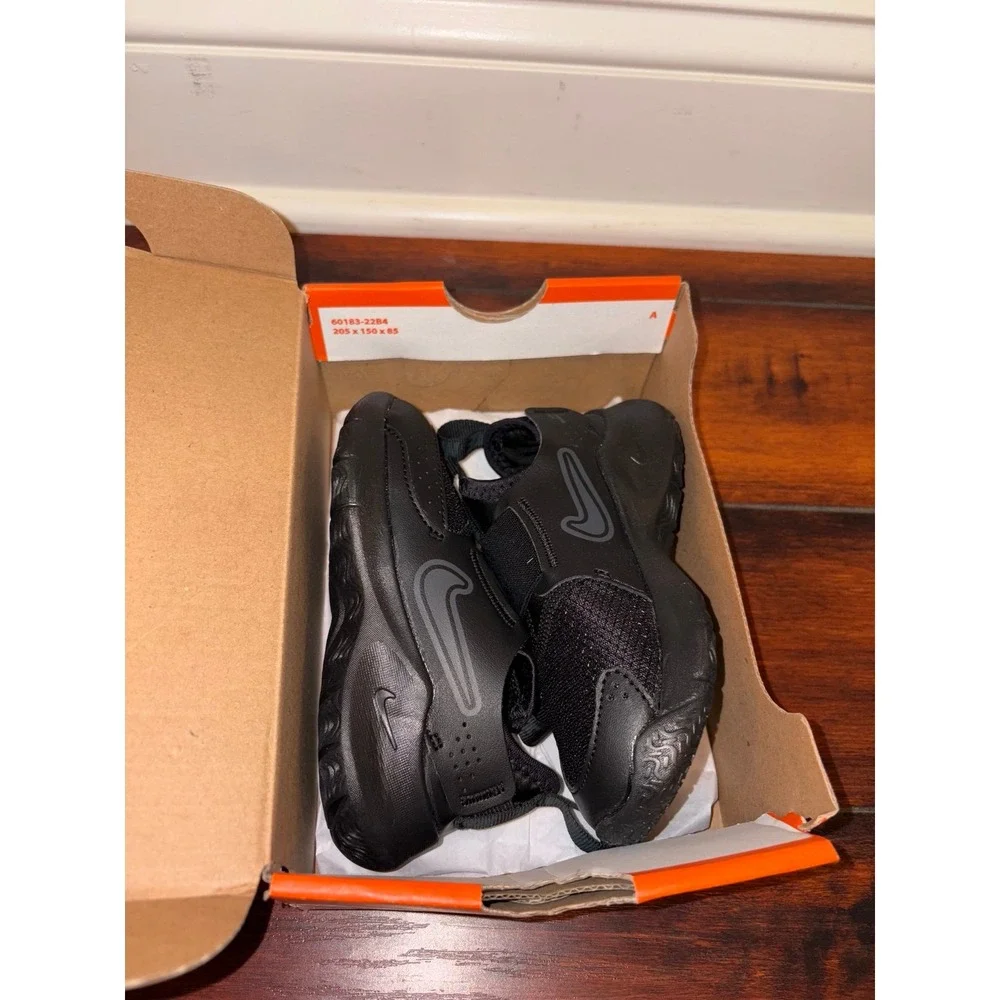 New‎ Nike Kids' Grade School Flex Runner 3 Shoes Size little kids 9 Retail $75